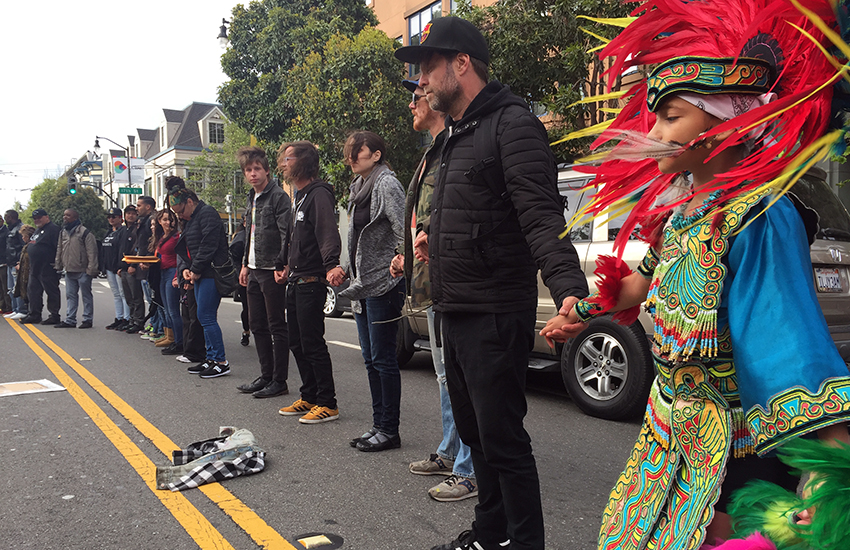 Protesters on Valencia