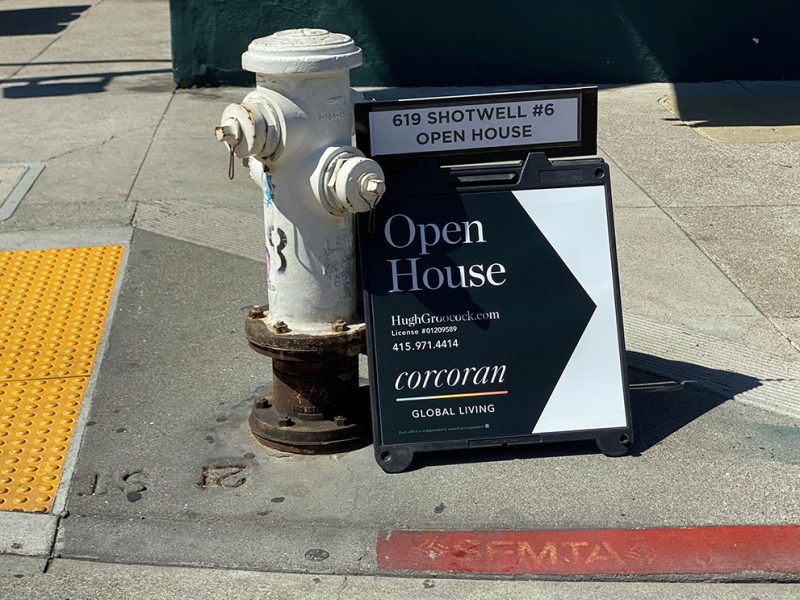 Open House sign on Valencia Street