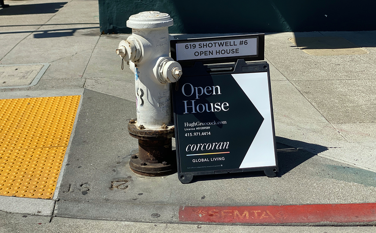 Open House sign on Valencia Street
