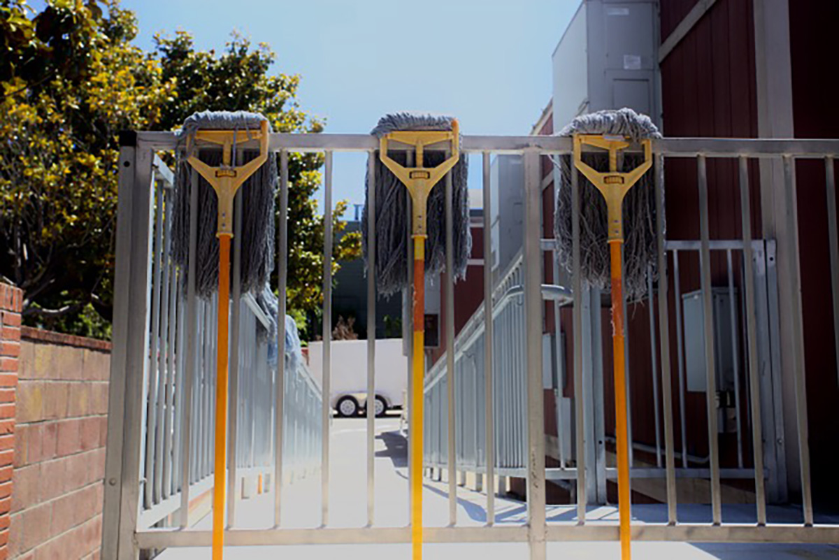 On Folsom street, Gate