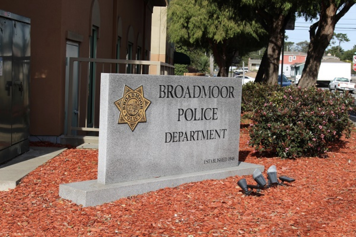 broadmoor police department sign