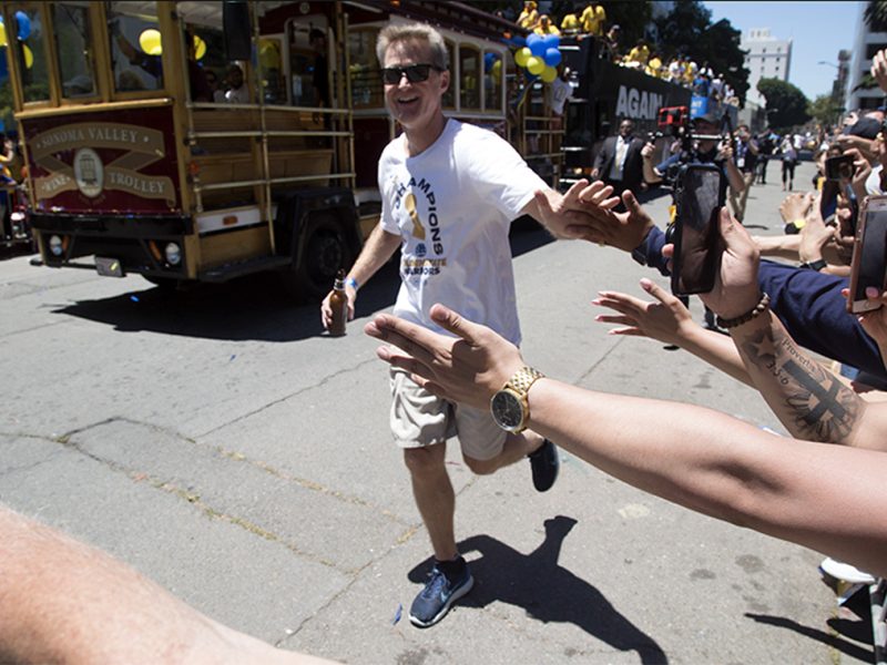 Steve Kerr running in the NBA Finals