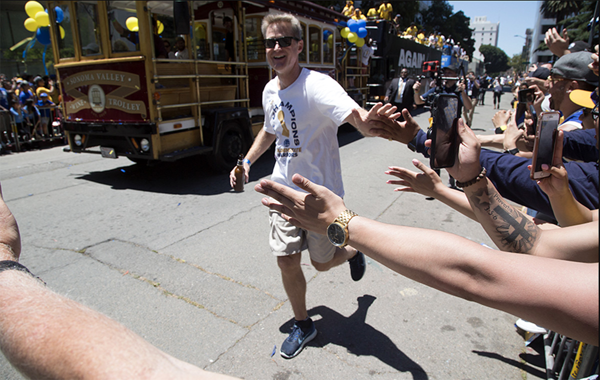 Steve Kerr running in the NBA Finals