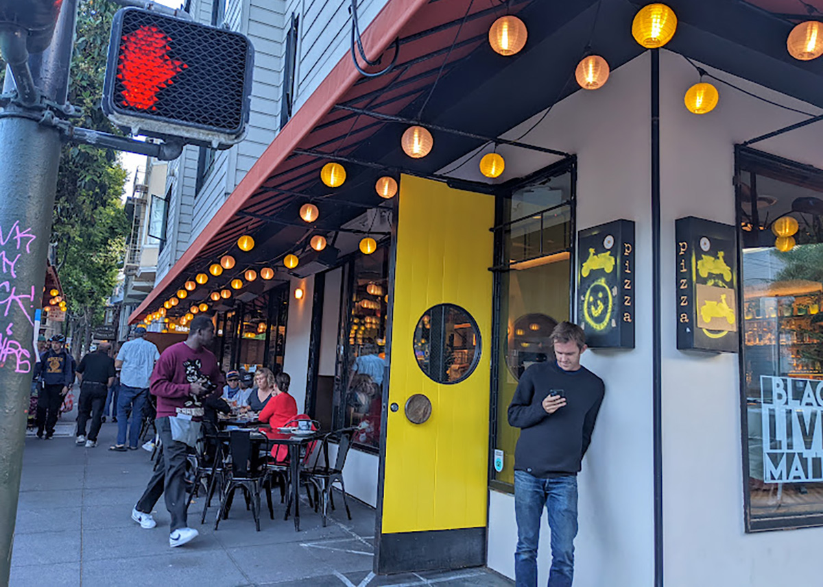 Yellow Moto exterior