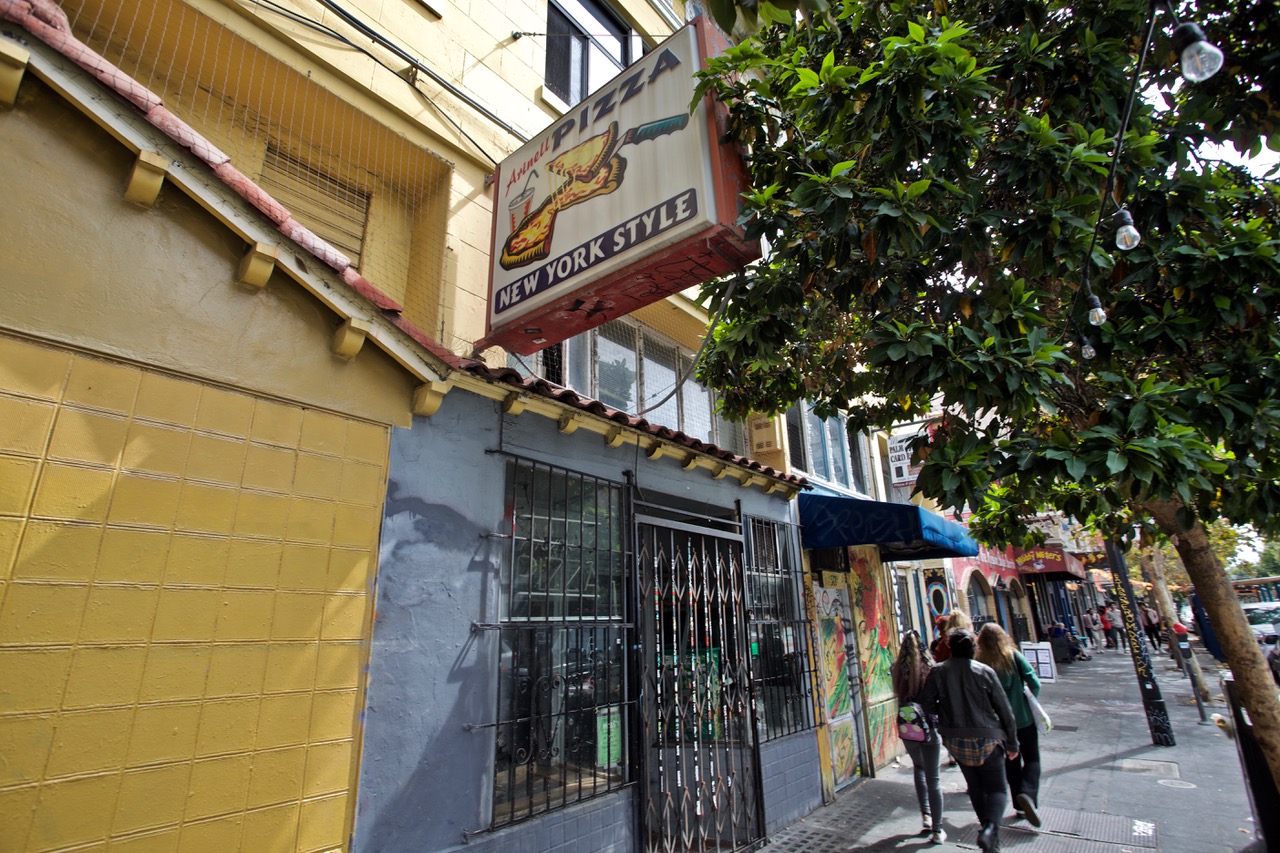 The Arinell store front sign