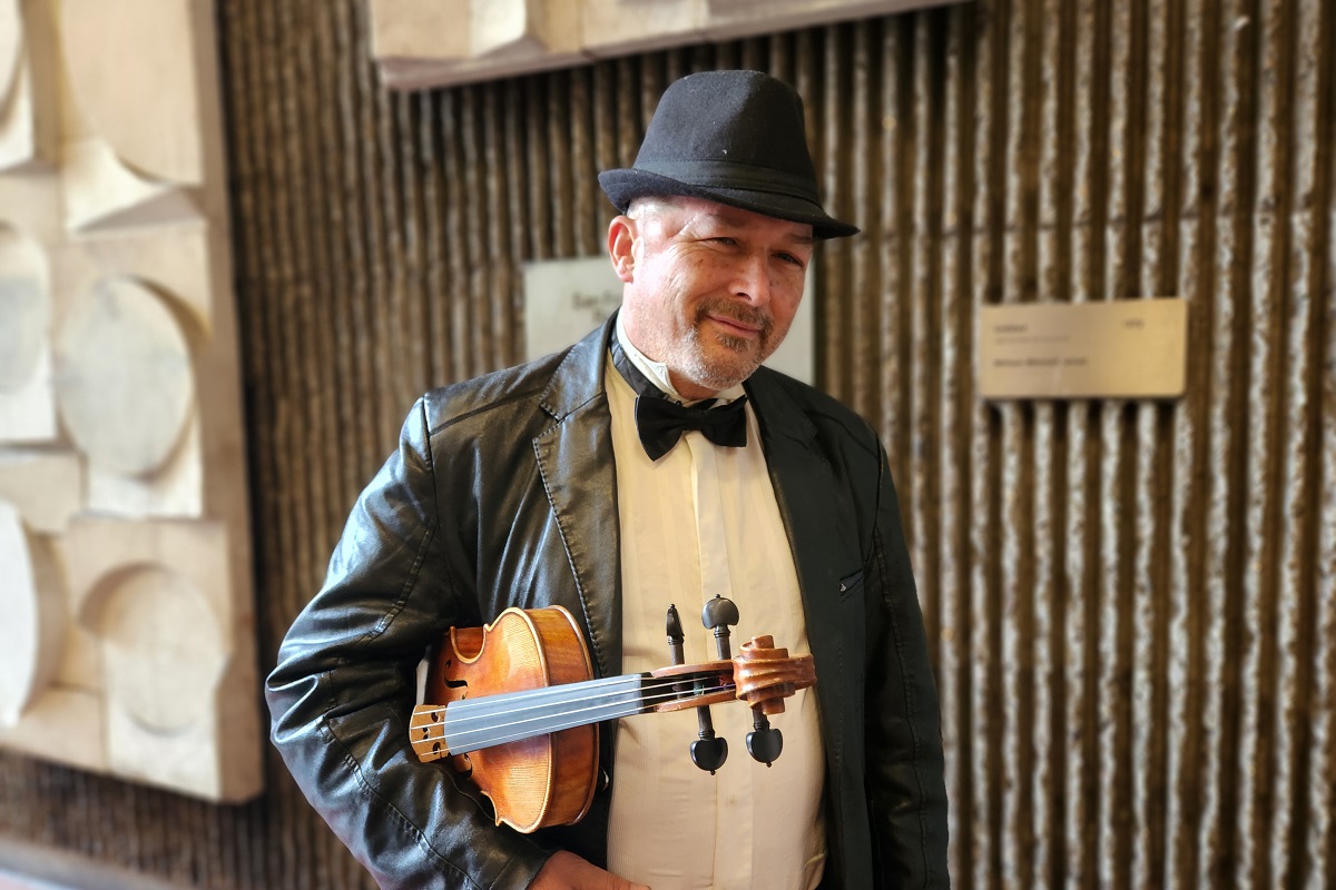 Violinist Ben Barnes.