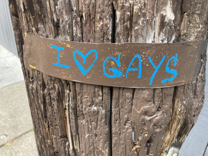 I heart gays graffiti