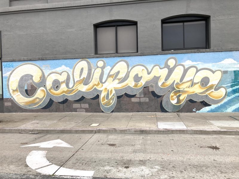 California mural blue and yellow