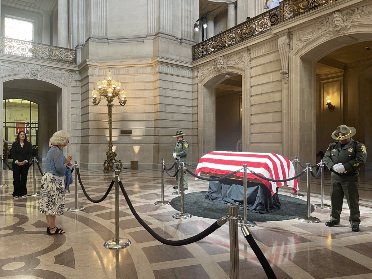 SF pays its respects as Dianne Feinstein lies in state 