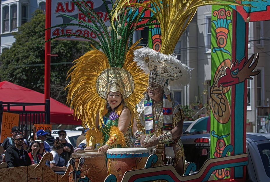 SF carnaval Parade a float with happy drummers