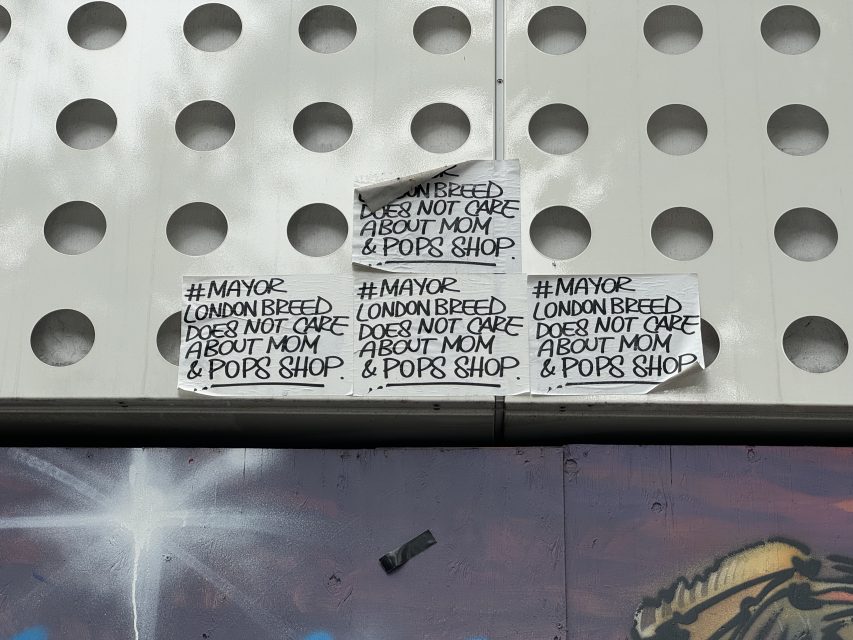 A sign displaying discontent with mayor Breed's administration at former Blu Dot's space at 560 Valencia St. on Thursday Aug. 22, 2024. Photo by Oscar Palma.