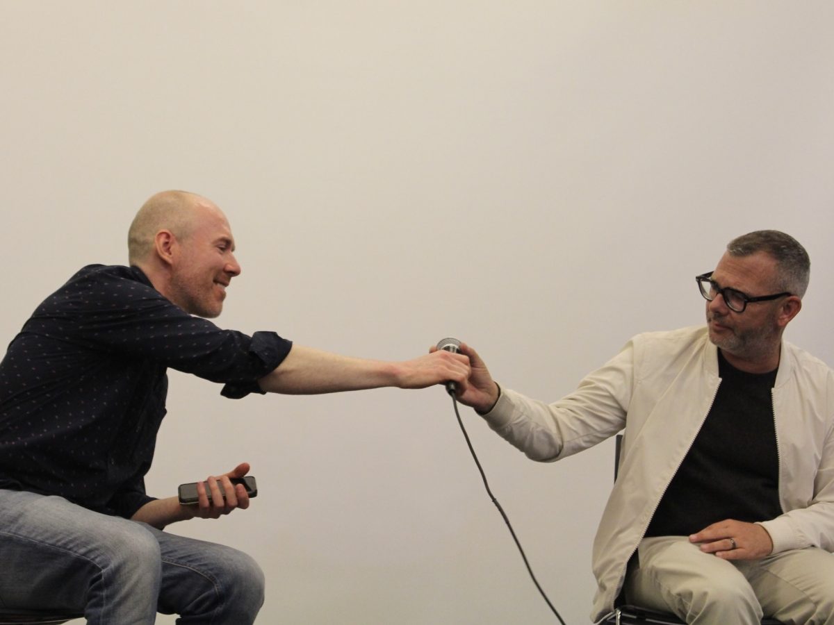 Harvey Milk 民主黨俱樂部政治行動副主席 Reid Coggins 和通訊副主席 Gary McCoy 於2024年9月7日週六出席緊急會議。攝影：Oscar Palma。