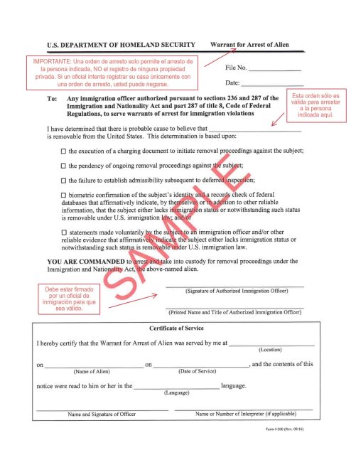 A U.S. Department of Homeland Security form titled "Warrant for Arrest of Alien," with official fields to fill in and several highlighted notes in Spanish; the word "SAMPLE" is stamped across the page.