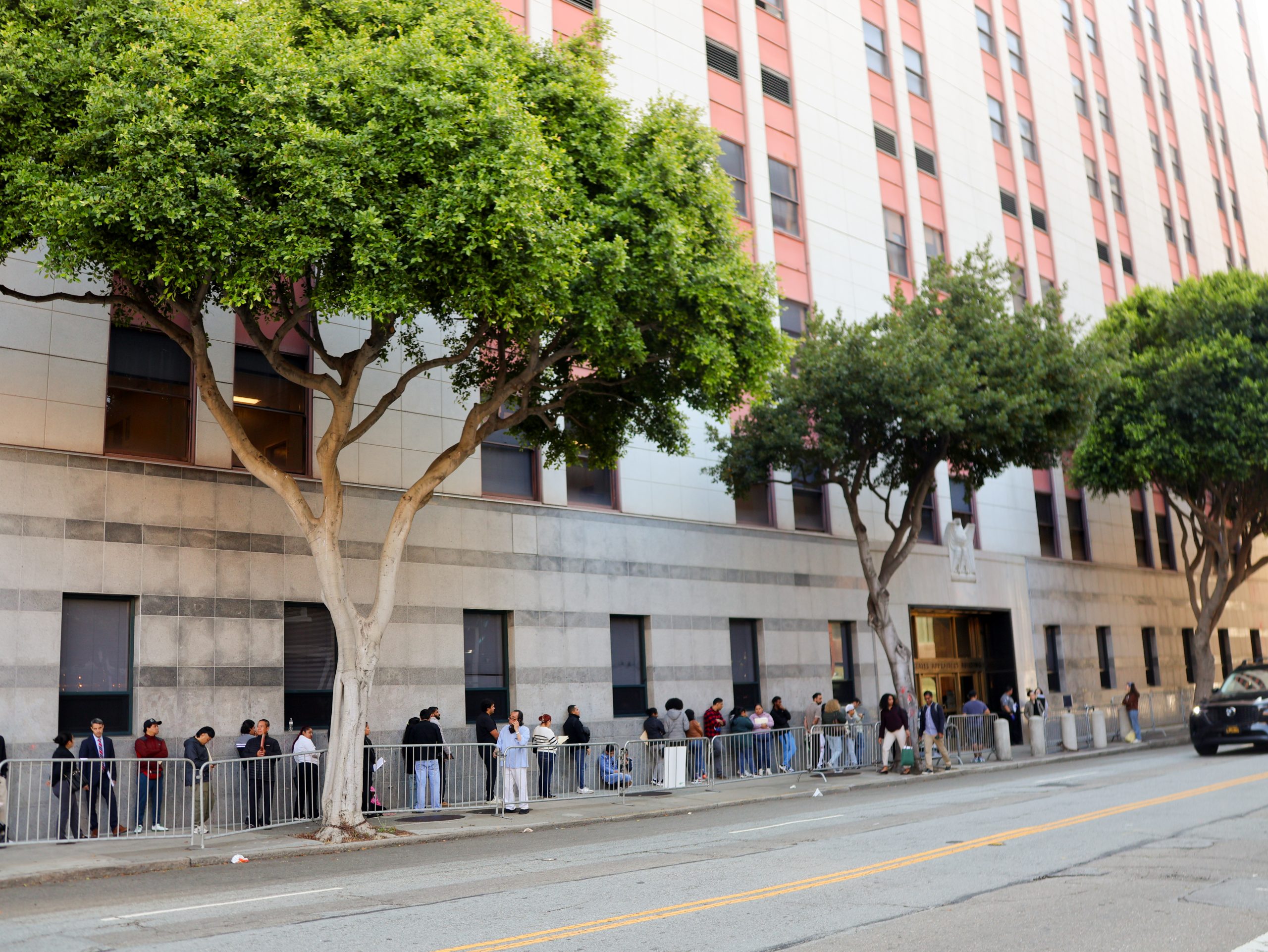 Supervisor Dorsey is 2nd S.F. official to visit city's ICE facility, pledging legal aid