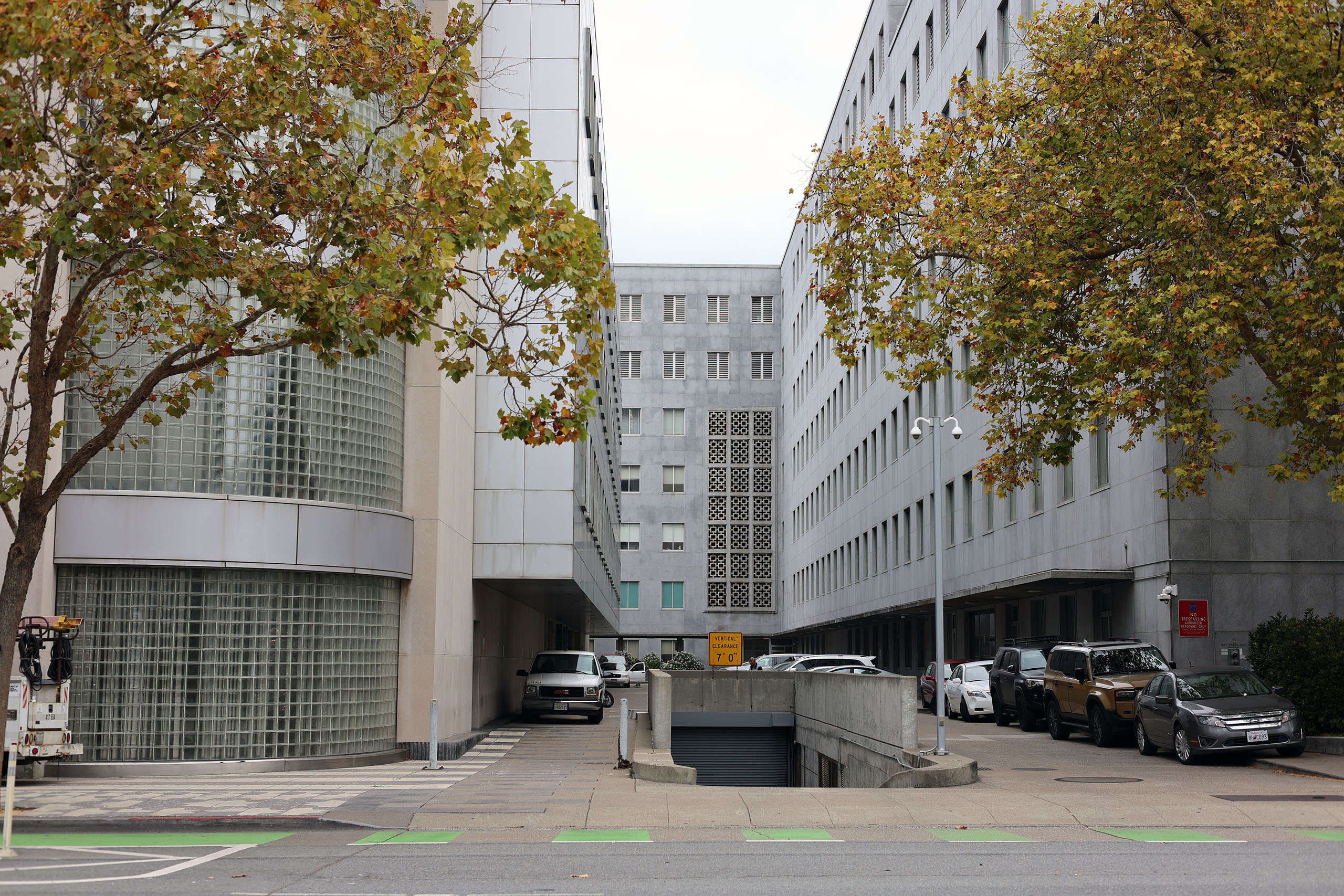 S.F. investigating alleged jailhouse fist fight between sheriff's deputies and inmate