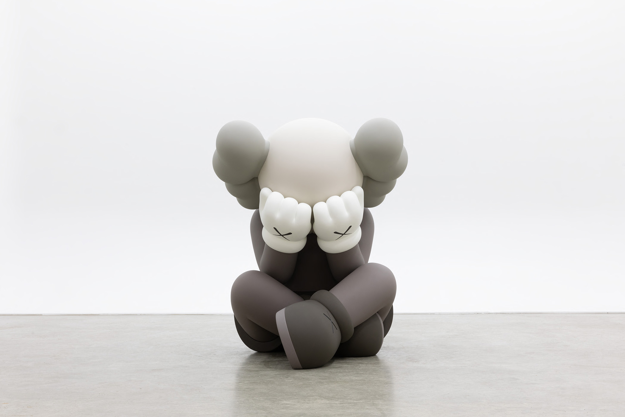 激レア　非売品　世界限定　KAWS クッション　プロモーション　フィギア 激レア 非売品 世界限定 KAWS クッション プロモーション フィギア 100