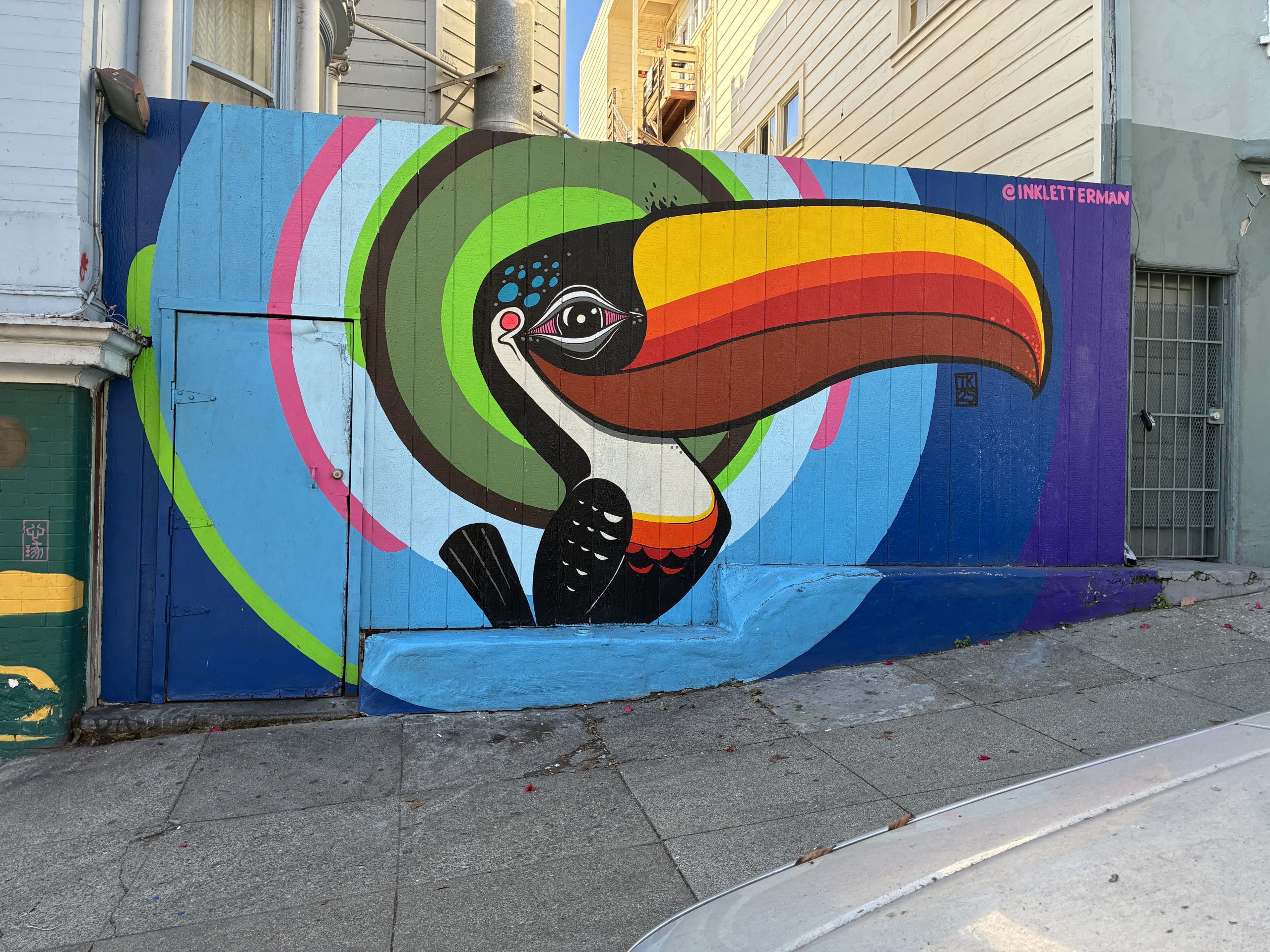 葉鳥ビスコ　Colorful　Pictures Tropical bird