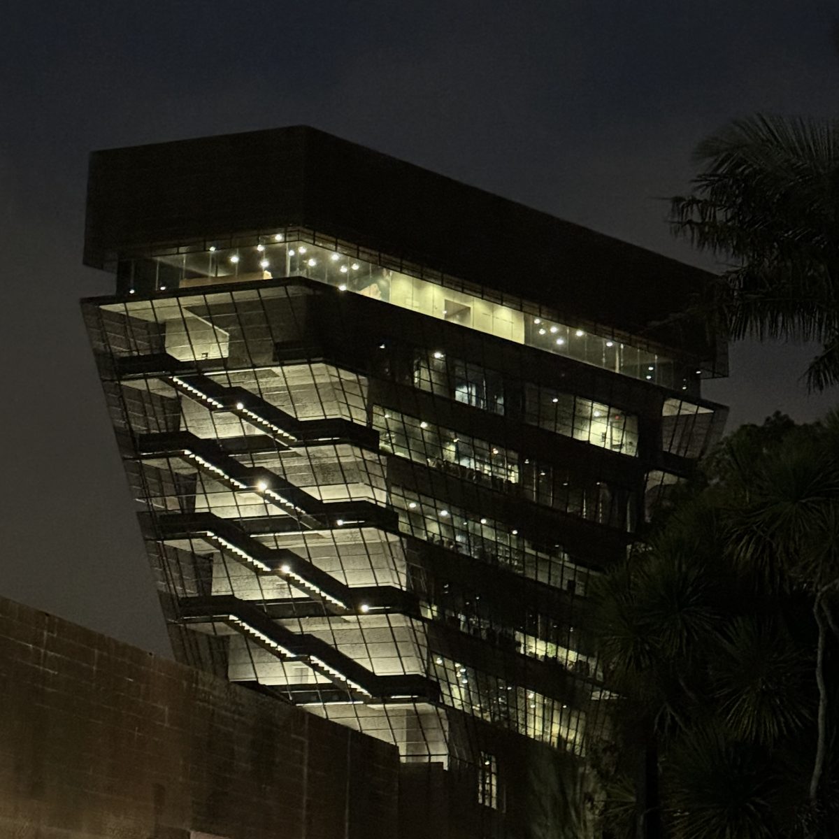 At Fine Arts Museums of San Francisco, tensions rise between admin and volunteer guides